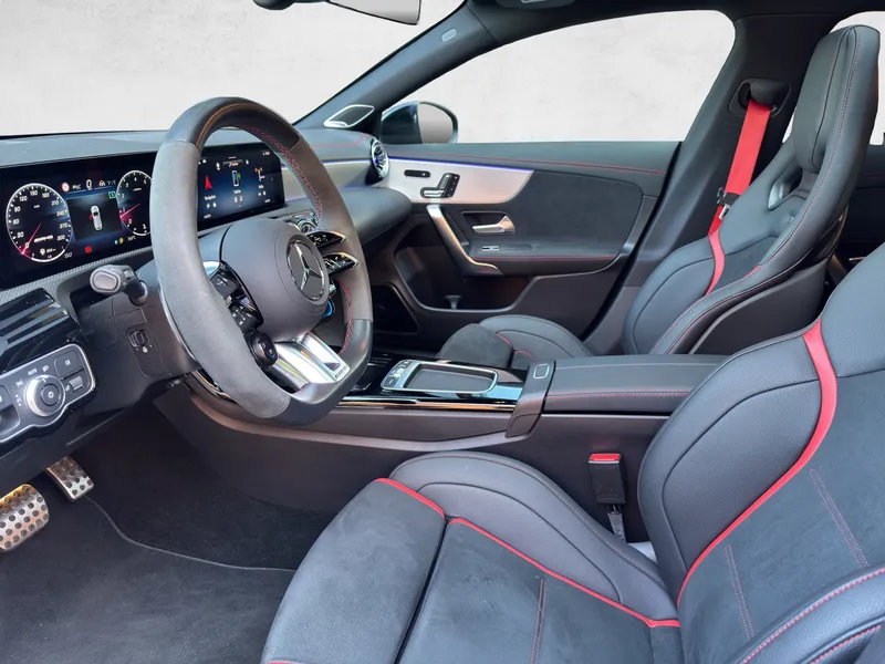 Mercedes-Benz CLA 45 AMG – Image 9 sur 15