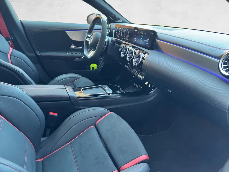 Mercedes-Benz CLA 45 AMG – Image 12 sur 15