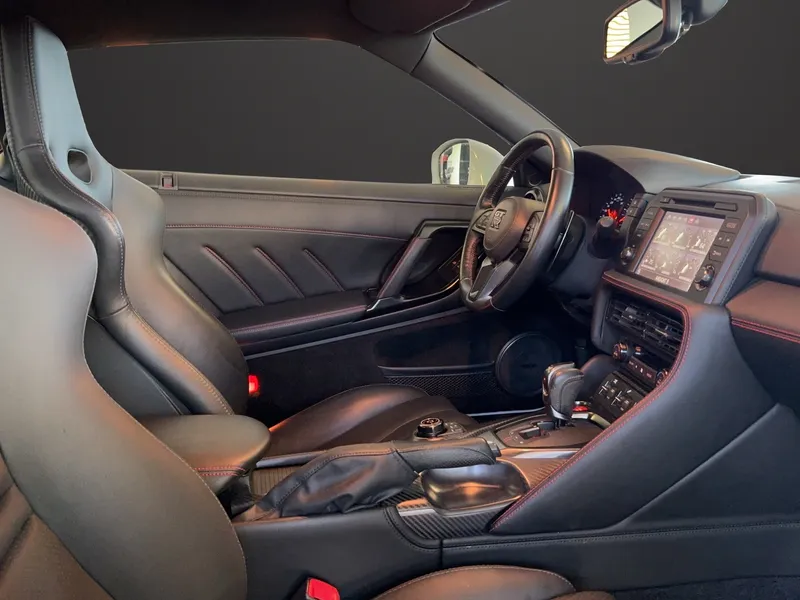 Nissan GT-R NISMO Track Edition – Picture 13 of 16