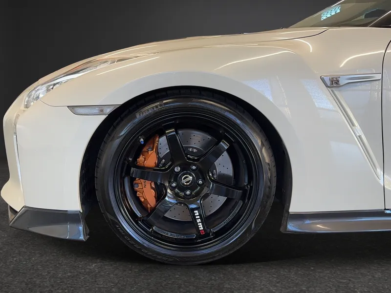 Nissan GT-R NISMO Track Edition – Picture 16 of 16