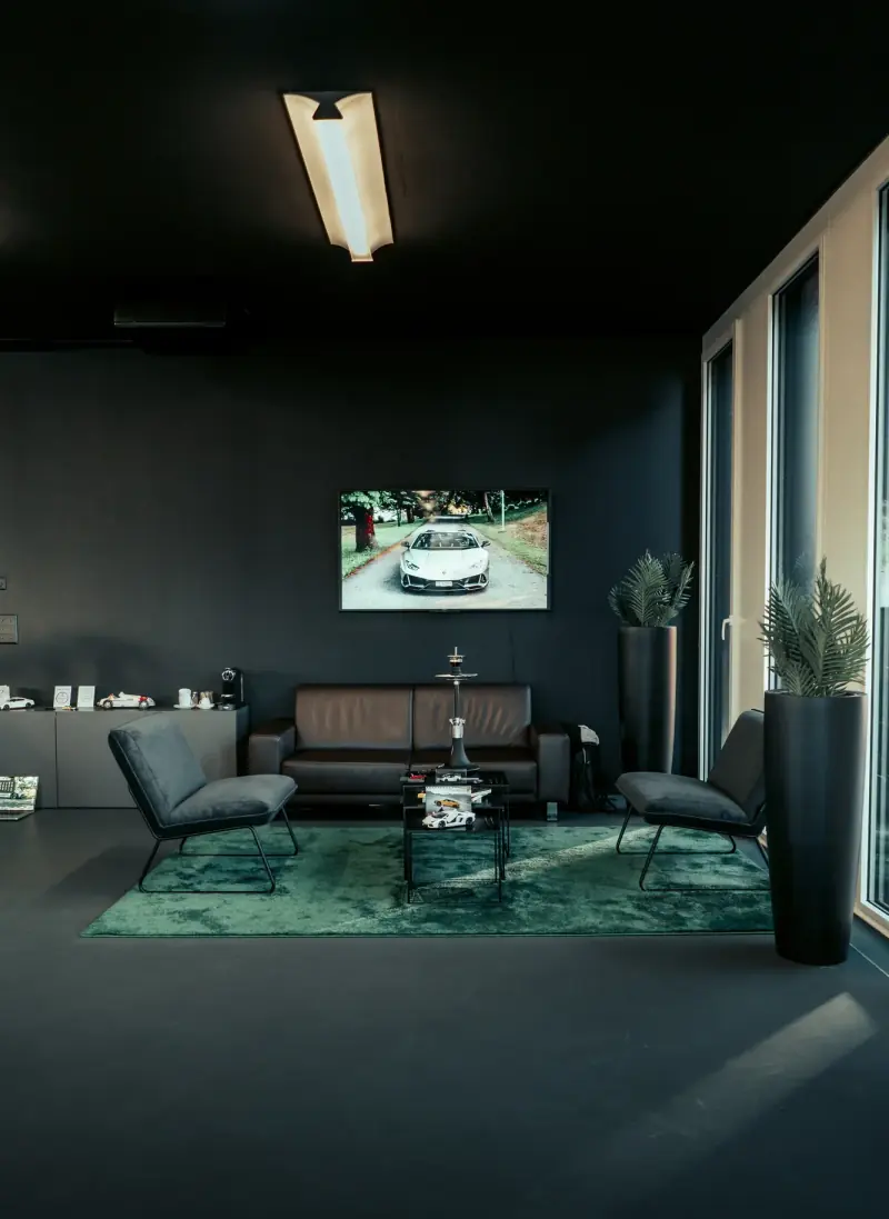 Lounge in the Black Office