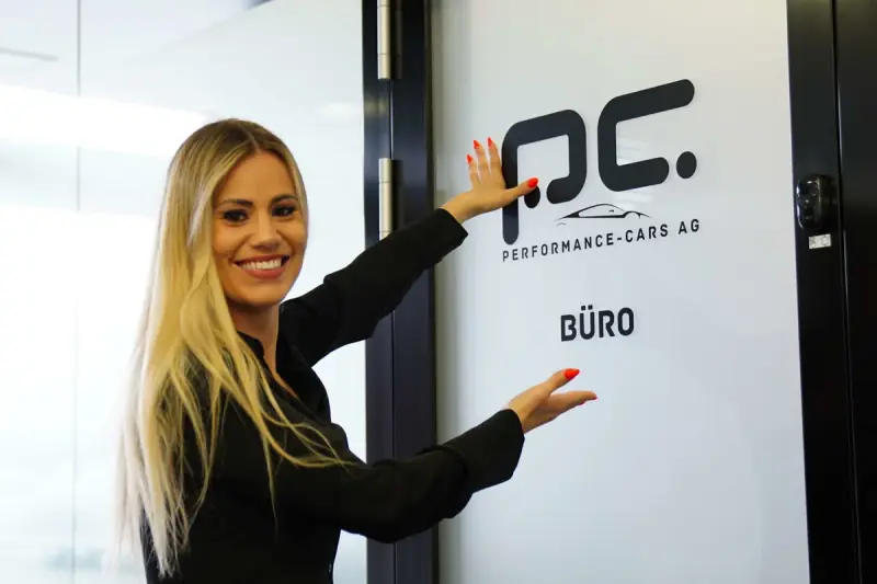 Melanie Bischof at the Performance-Cars office